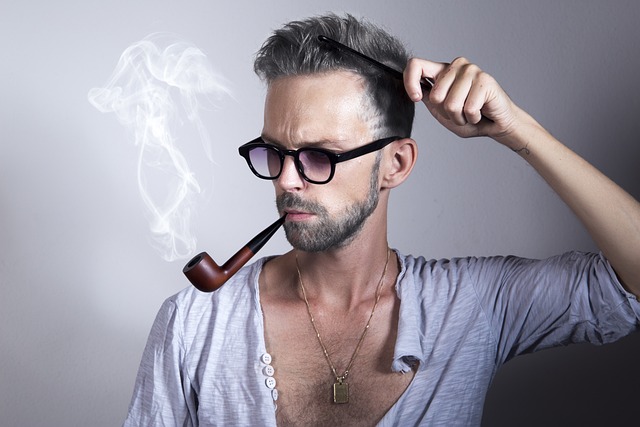 7 Places Where Narcissists Show You Exactly Who They Are